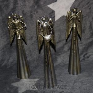 kovový anděl s tumpetou